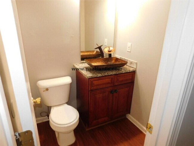 Building Photo - 5147 Round Table Dr