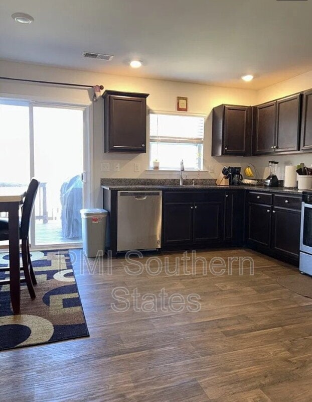 Building Photo - 276 Hillendale Way