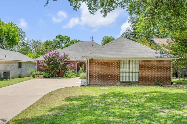 Building Photo - 10007 Brantley Bend