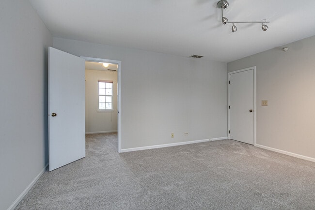 Building Photo - 1291 Orleans Dr