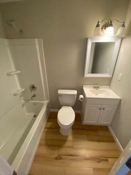 Brand new bathroom - 1634 Shaw Rd
