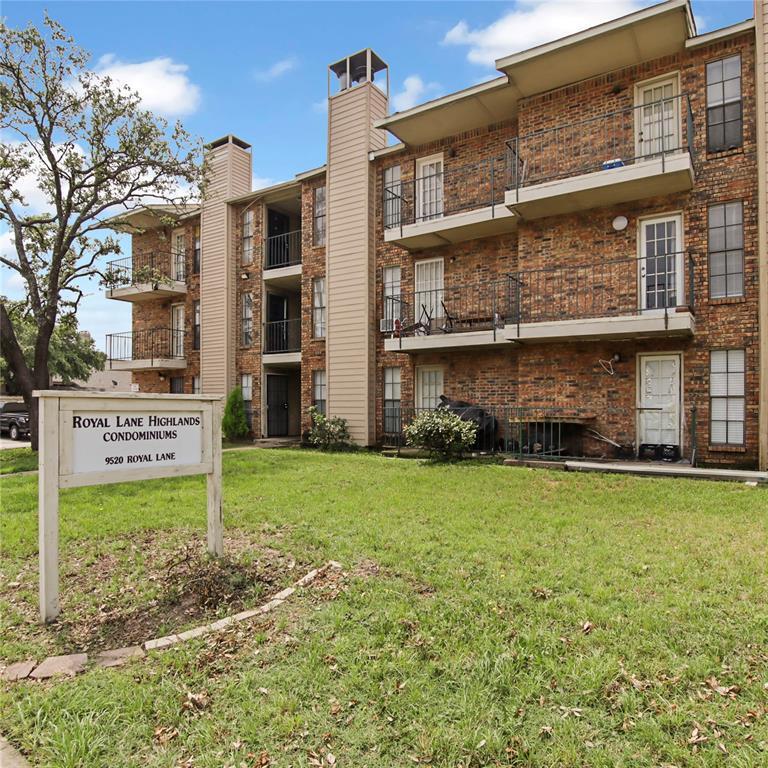 Building Photo - 9520 Royal Ln