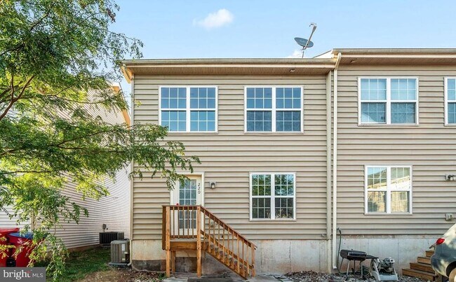 Building Photo - 220 South St