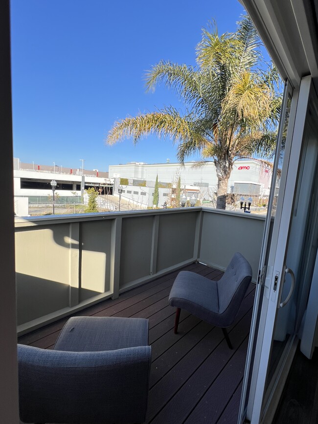 Building Photo - Sunnyvale Apartments