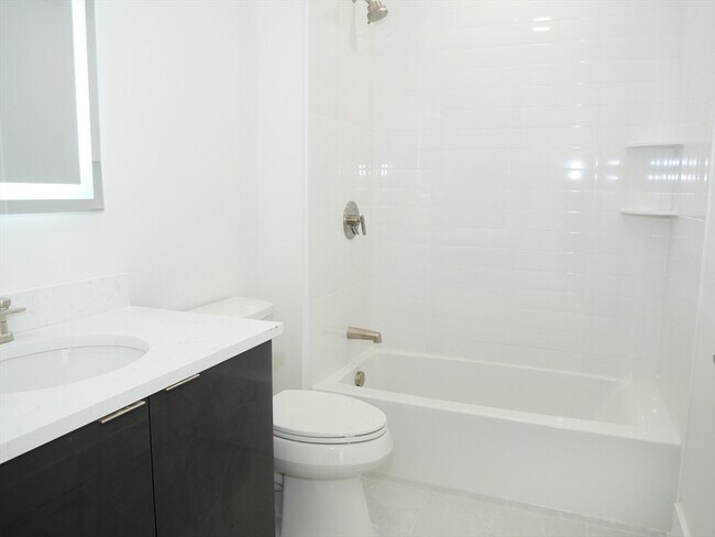 Building Photo - 38 Hichborn St