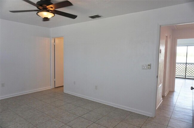 Building Photo - 504 Orange Blossom Dr