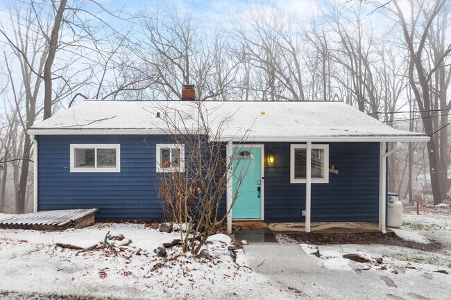 Building Photo - 159 Wolfe Hill Rd