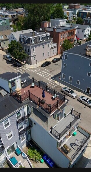 Building Photo - 779 E 6th St