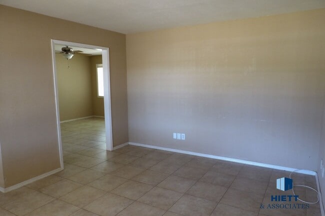 Building Photo - Gorgeous Upper Valley rental home