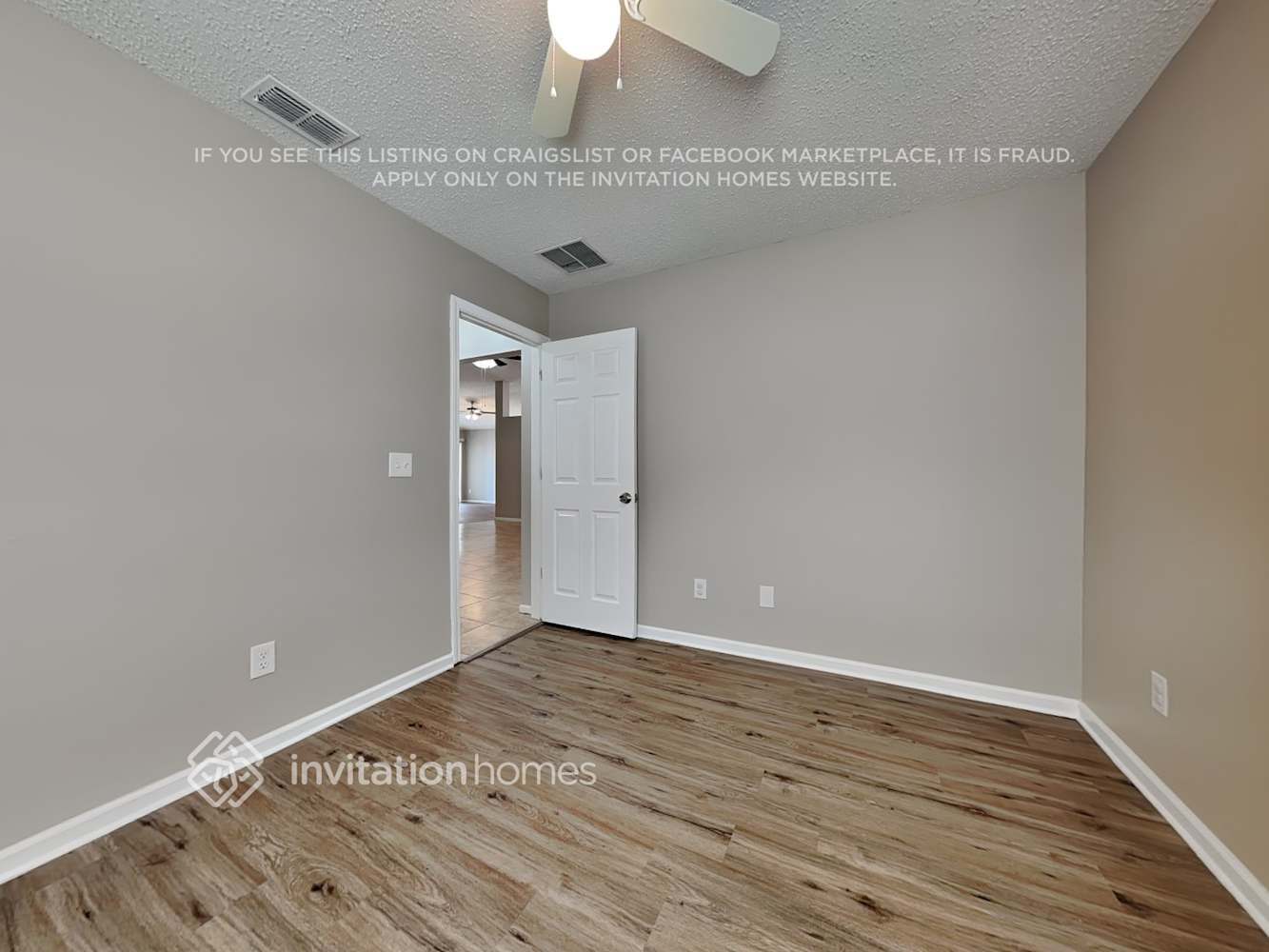 Building Photo - 1800 Northglen Cir