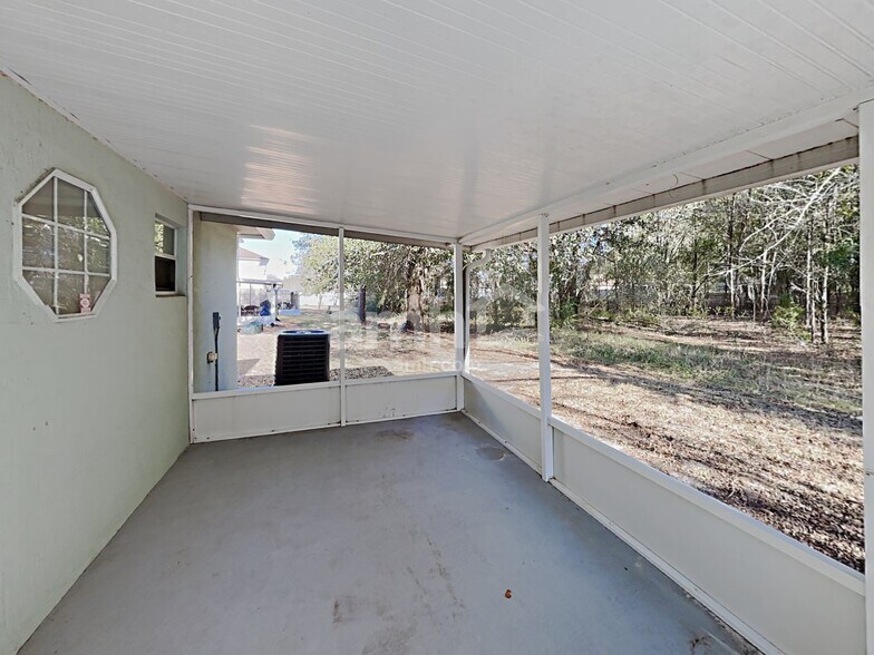 Building Photo - 3122 Rogers Ave