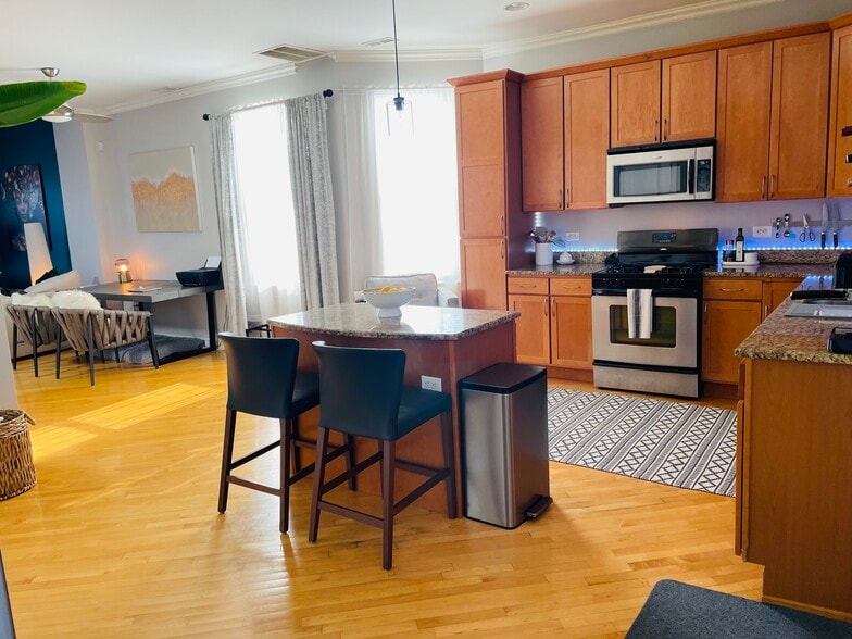 Kitchen - 1618 S Washtenaw Ave