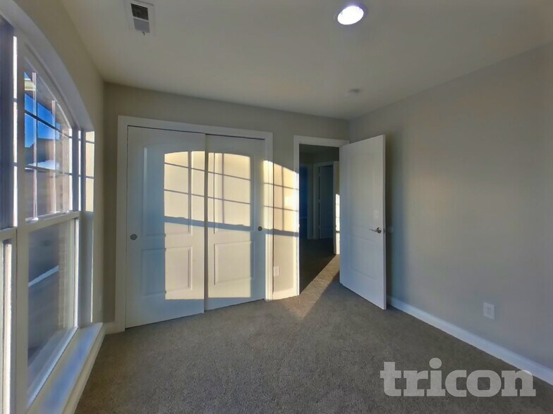 Building Photo - 2619 Harshaw Ct