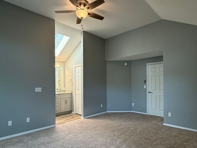 Building Photo - Bright & Spacious 3-Bedroom Home – Ideal f...