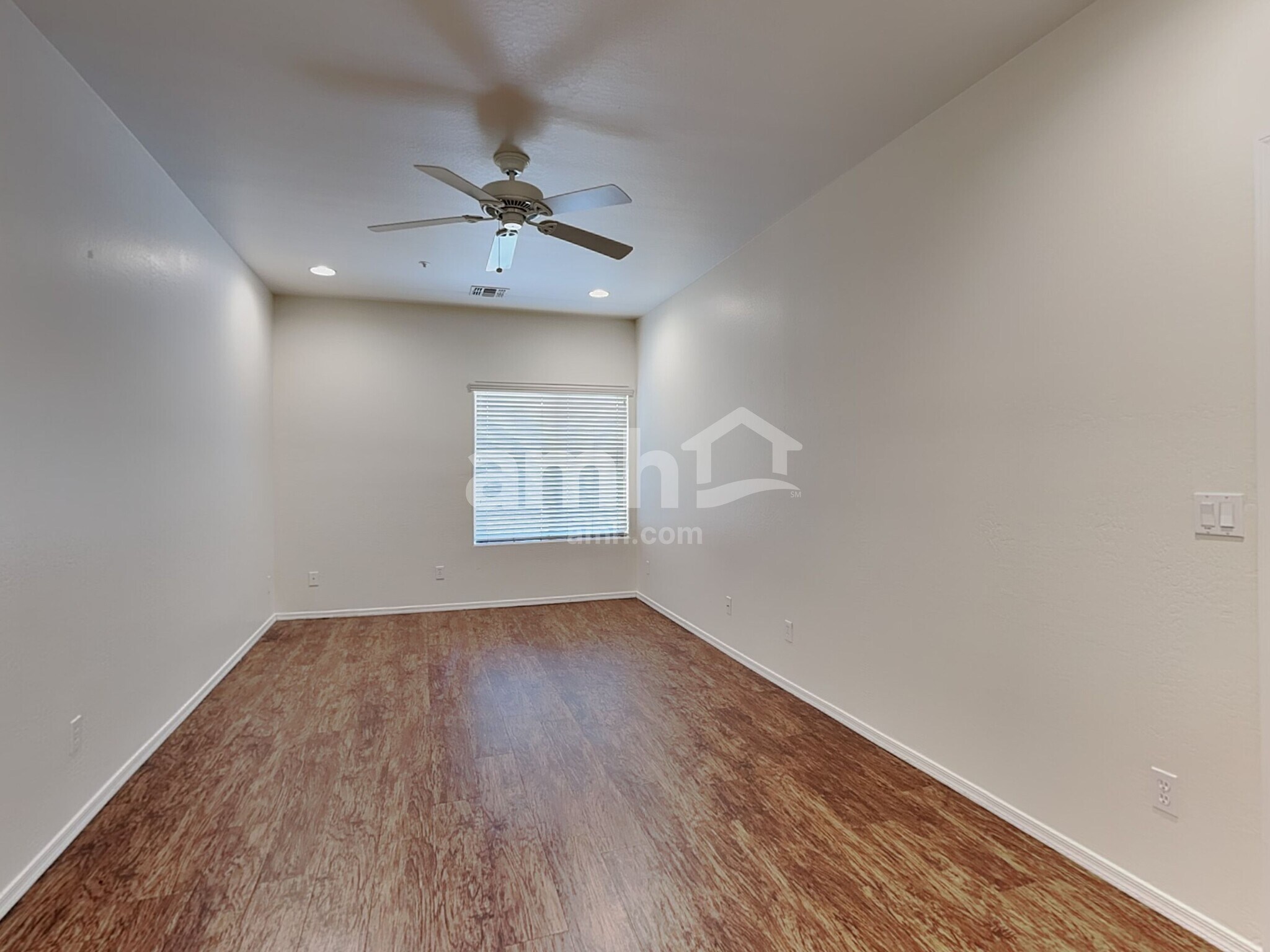 Building Photo - 8940 W Olive Ave