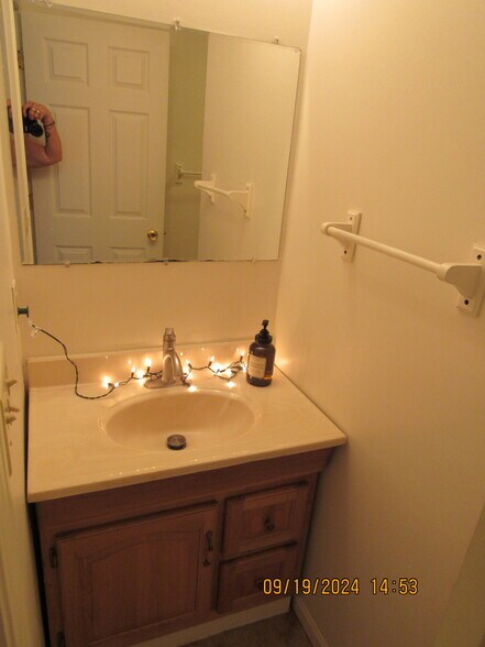 Building Photo - 6452 W Vw Ave