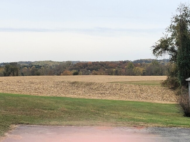Building Photo - Country Setting located between Elkton & N...