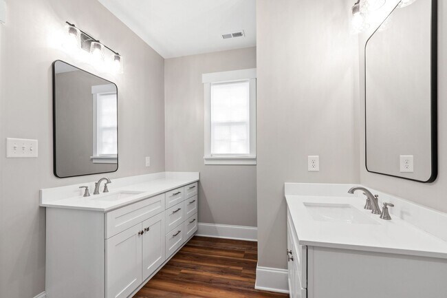 Building Photo - Beautifully Built Ranch Home in Desirable ...
