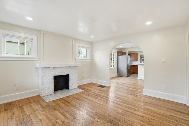 Building Photo - 270 S Cypress Ave