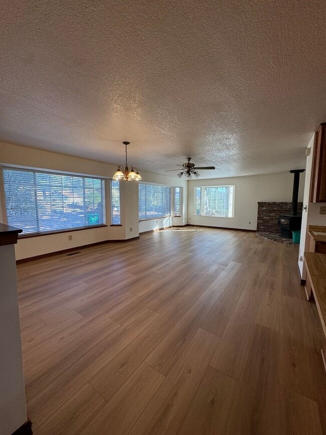 Building Photo - Beautiful Partial Lake View Home on the Go...