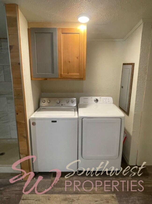 Building Photo - 3 Bedroom 2 Bathroom in the country!