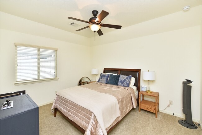 Building Photo - 13117 Stoneleigh Terrace Dr