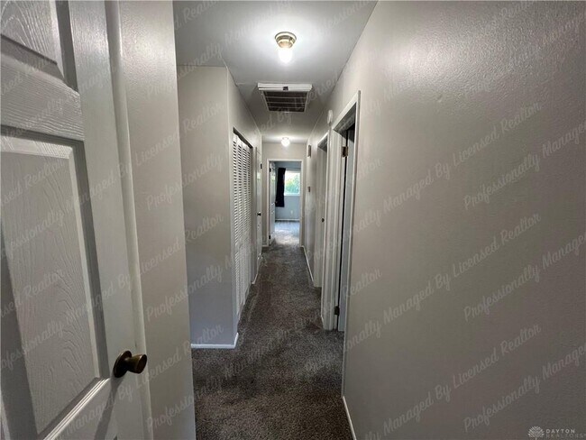 Building Photo - 170 Pinecone Ln