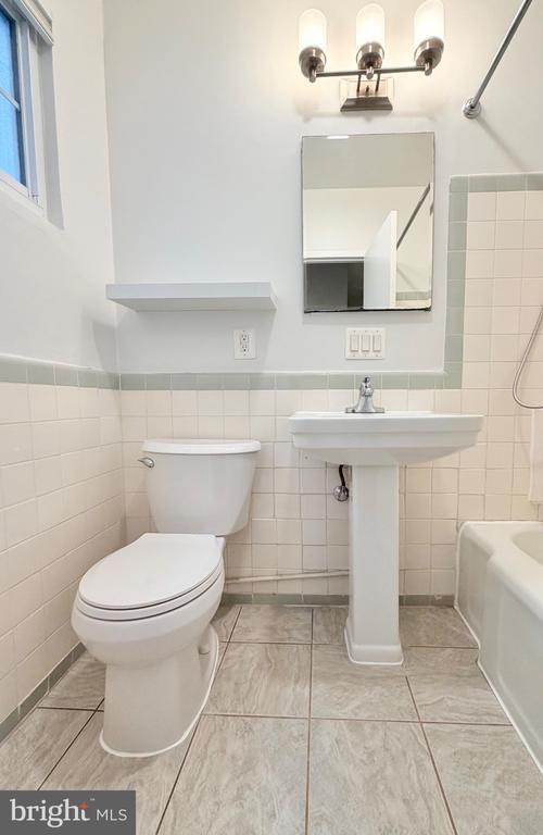Building Photo - 3540 Martha Custis Dr
