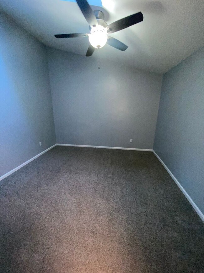Building Photo - 856 Whistling Swan Dr
