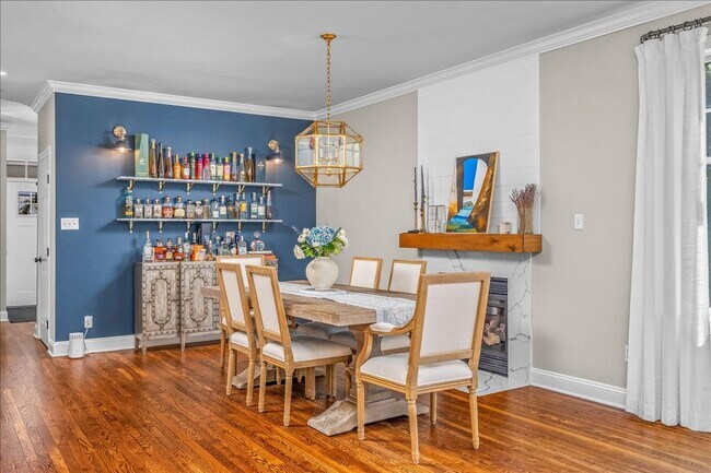 Building Photo - Beautifully Renovated 4 Bedroom 2.5 Bathroom Colonial