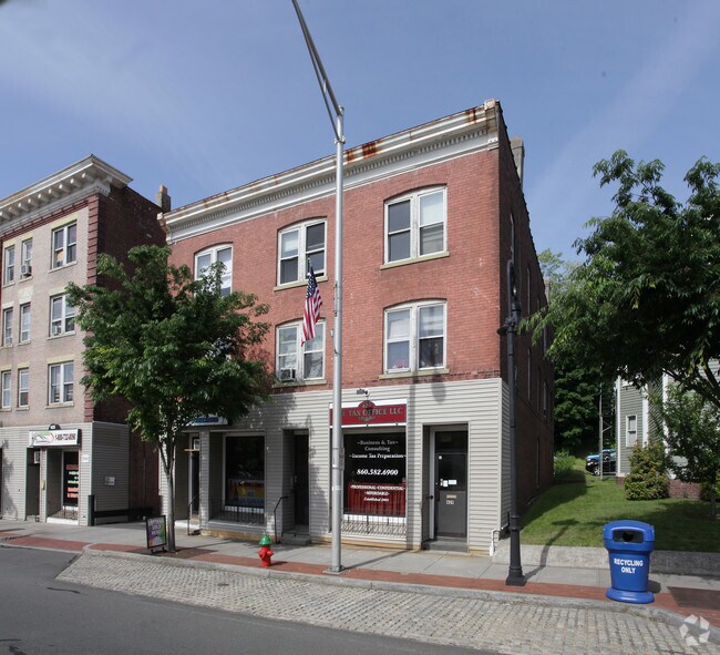 Building Photo - 411-431 N Main St