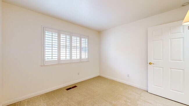 Building Photo - 7971 Oakmont Dr