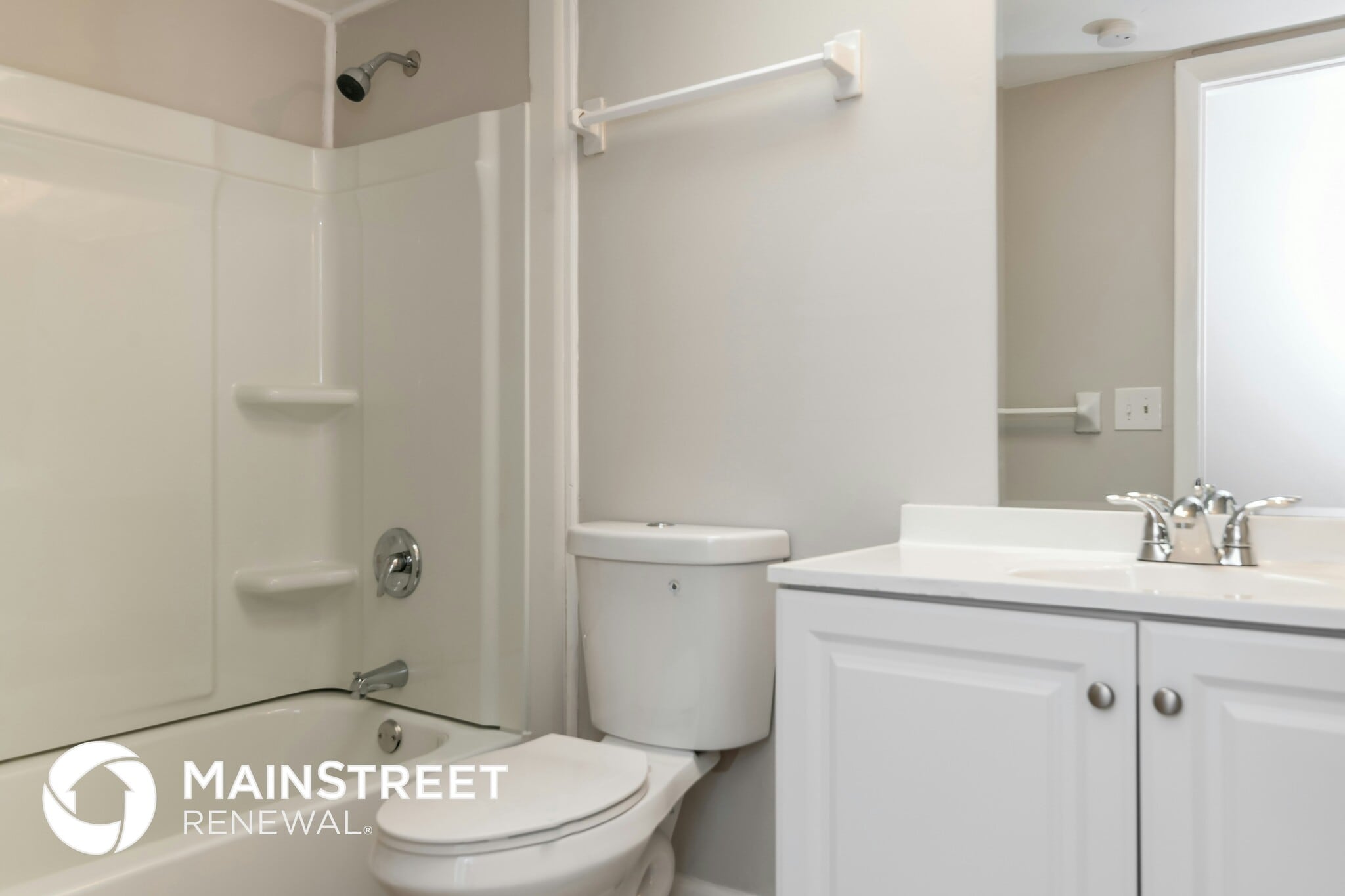 Building Photo - 5695 Oak Hill Manor Dr
