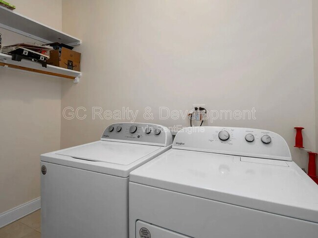 Building Photo - 4923 S Vincennes Ave