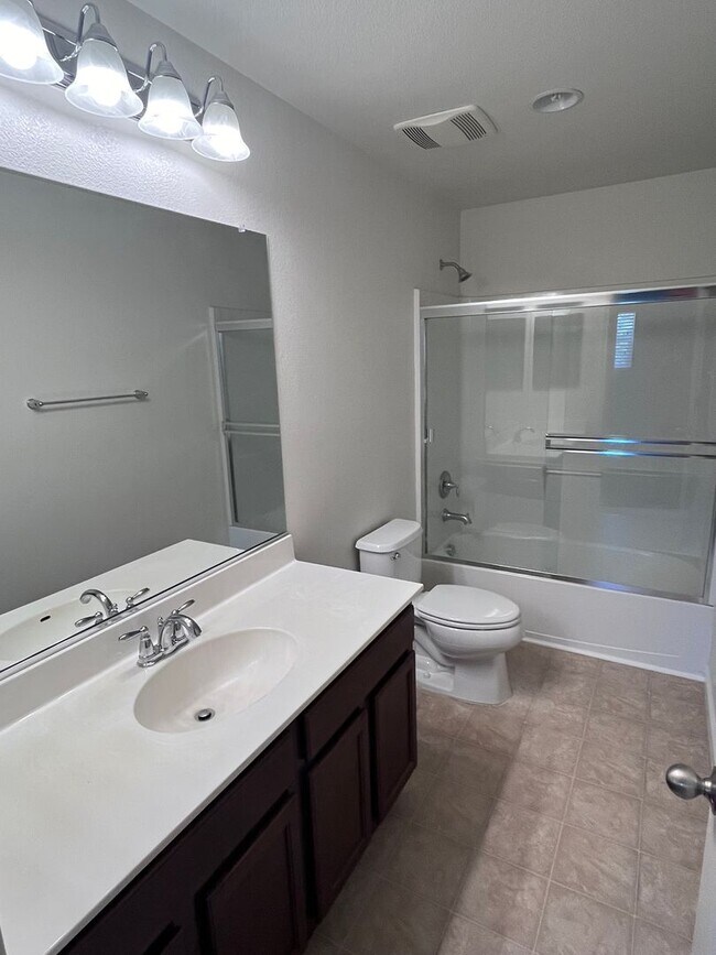 Building Photo - BEAUTIFUL HOME IN WEST ROSEVILLE!!