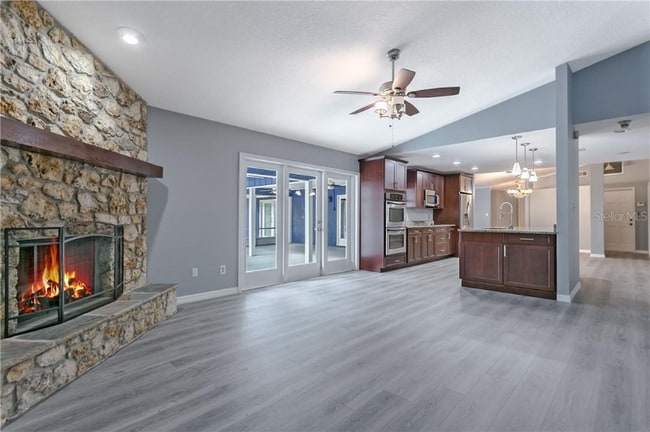 Building Photo - 2038 Crowley Cir W