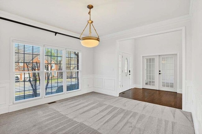 Building Photo - 1200 Cresthaven Ln NW