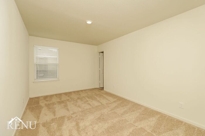 Building Photo - 11002 Chatham Ct