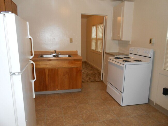 Building Photo - Cozy 2 bed and 1 bath in South Redding