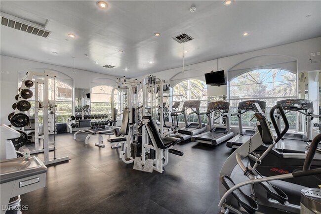 Building Photo - 1713 Sky of Red Dr