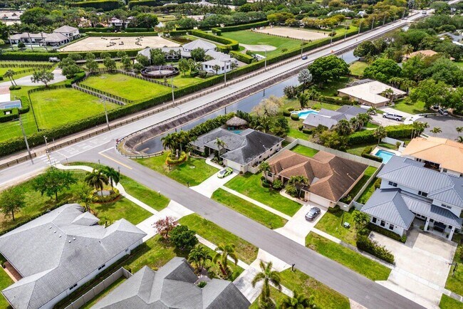 Building Photo - 2999 Dovedale Ct