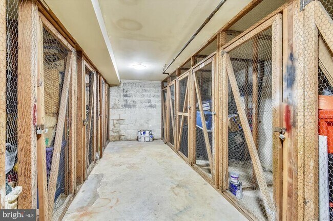 Building Photo - 11907 Parklawn Dr