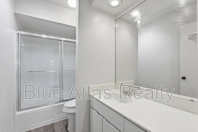 Building Photo - 13424 Blossomheath Ln