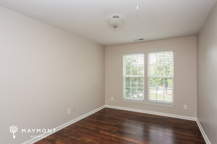 Building Photo - 130 N Arcadian Way