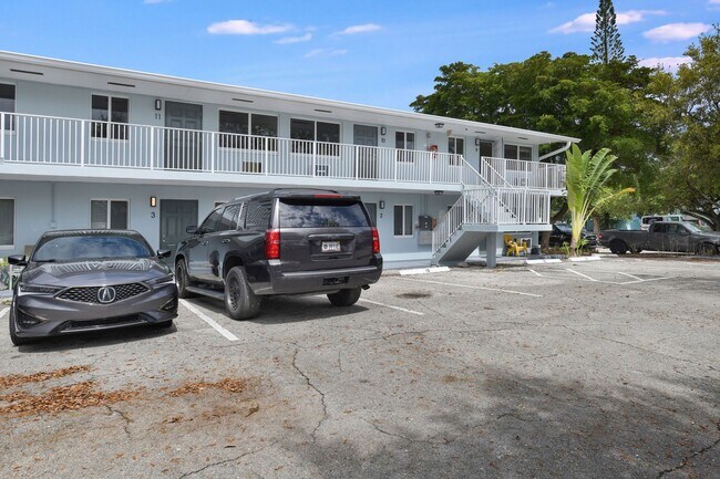 Building Photo - Newly Renovated spacious one bedroom one b...