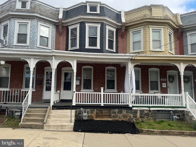 Building Photo - 3003 Washington St