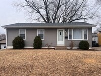 Building Photo - 3 bedroom 1.5 bath home located in the heart of Davenport! FOR RENT!