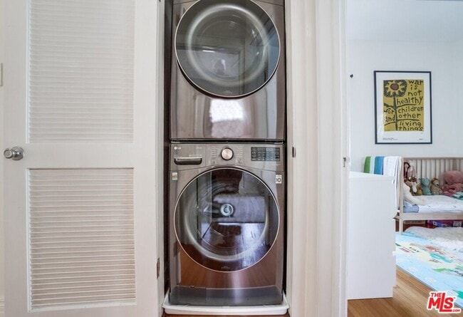 Building Photo - 2154 Willetta Ave N