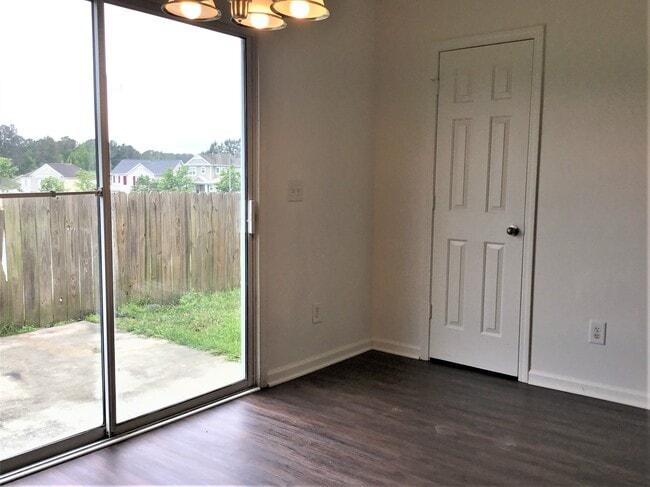 Building Photo - 1006 Bengel Dr
