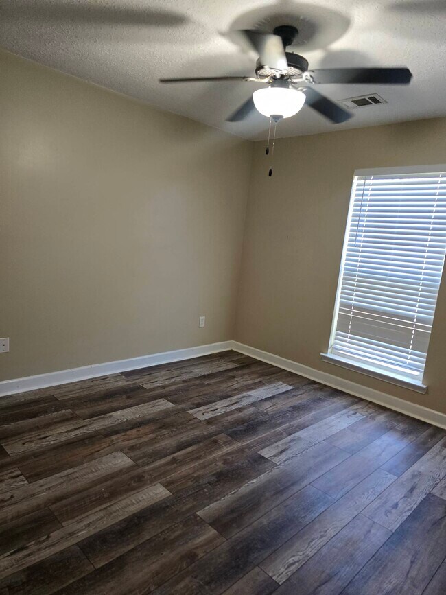 Building Photo - 138 Caraway Ct